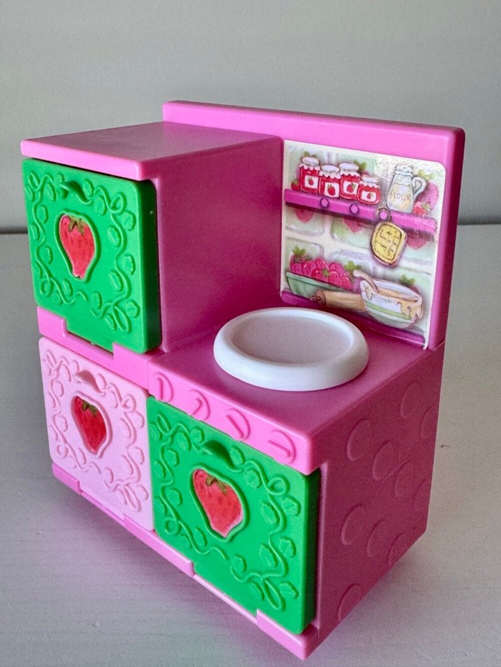 Strawberry Shortcake Berry Bake Shoppe Oven Pink 5.5" High The Loyal Subjects